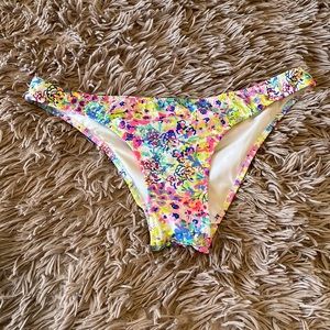 Victoria’s Secret cheeky bikini bottoms